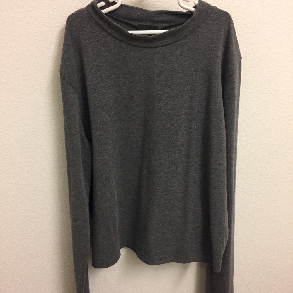 Gray tee